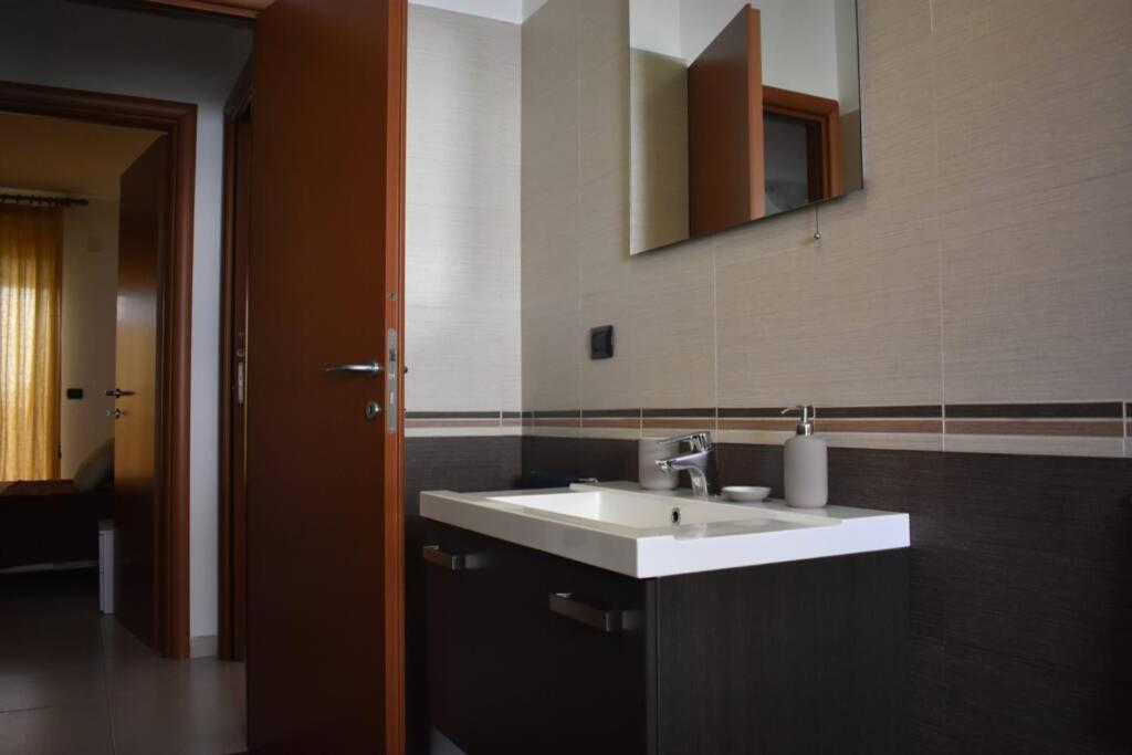 Donna Teresa Accomodation - Holiday House Монополи Екстериор снимка